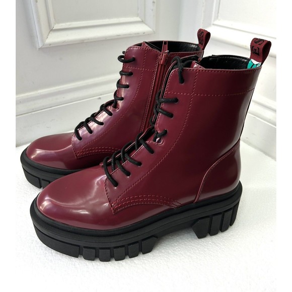 Guess Women’s Burgundy Lace Up Zip Rugged Outsole Combat Ankle Booties Sz7.5 NEW - Picture 1 of 12